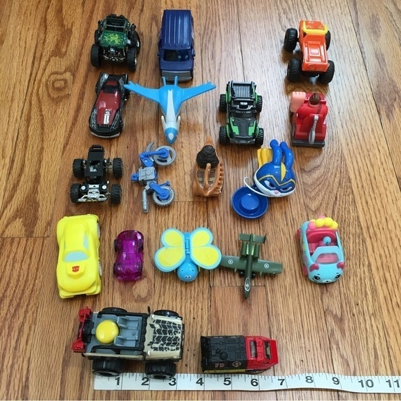 Lots of 18 toy small Cars Vehicles - Picture 13 of 13